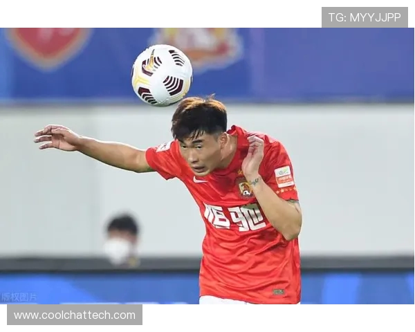 山东助教谢智杰攻防两端全面发力助力球队展现高水平竞技状态